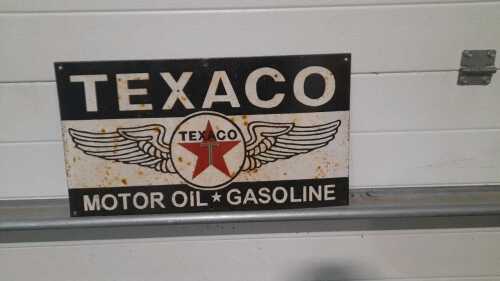 TEXACO MOTOR OIL & GASOLINE ENAMEL SIGN