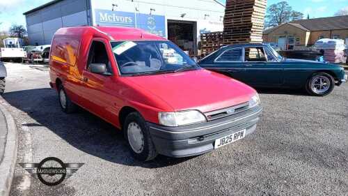 1992 FORD ESCORT VAN