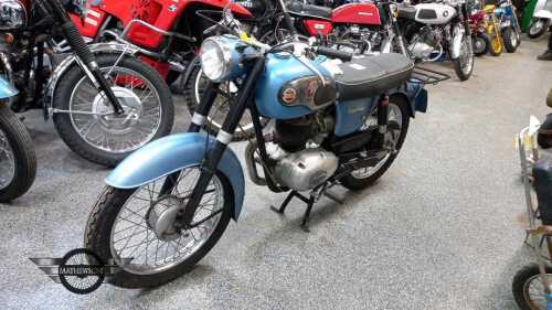 1963 JAMES CAPTAIN 200