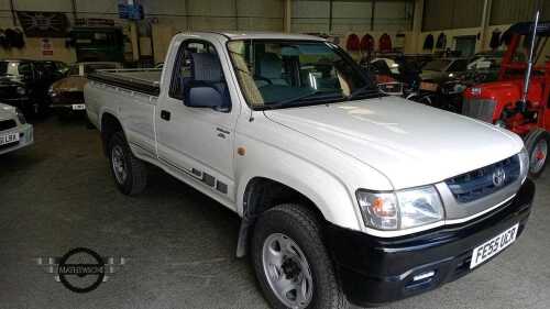 2005 TOYOTA HILUX 250 EX MWB