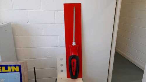 SNAPON ADVERTISING MOUNTED SCREWDRIVER 53"X11"