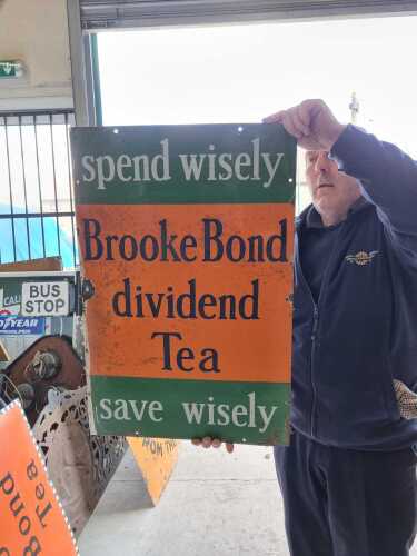 BROOK BOND DIVIDEND TEA SIGN